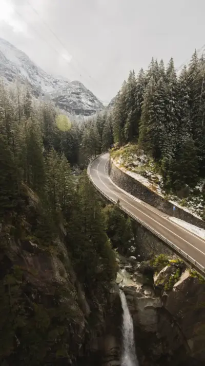 Montagne, Route