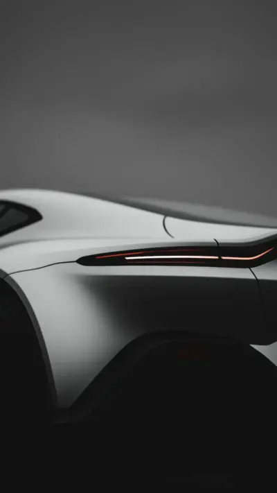 Aston martin blanche