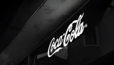 Noir et blanc logo Coca-Cola lumineux