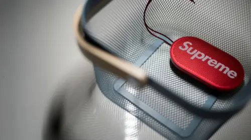 Supreme design Rouge élégant et inspirant