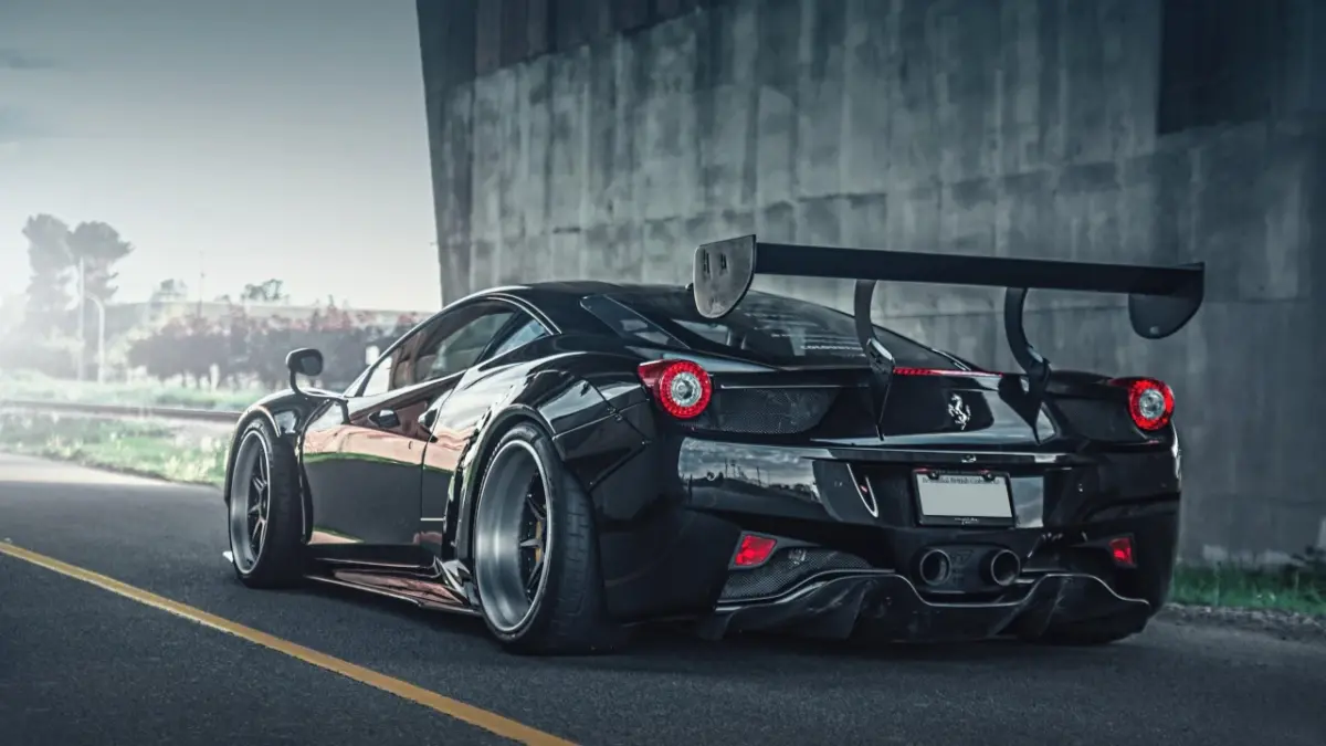 Voiture de sport Ferrari 458 noir