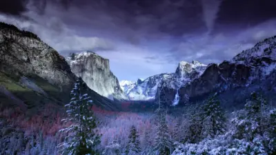 Magnifique Paysage Enneigé Nuages Violet