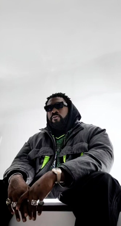 Rapper Damso white background
