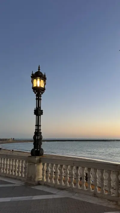 Bord de mer au coucher du soleil