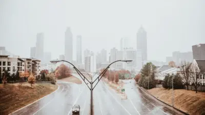 Skyline d'Atlanta sous la pluie pour PC